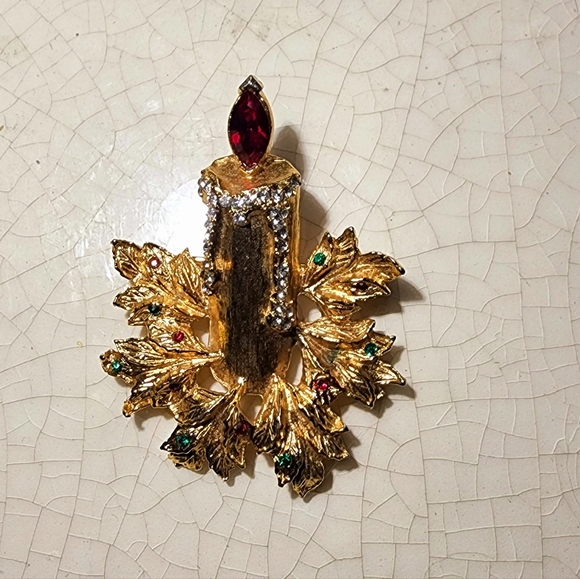 Vintage high designed holiday gold candle  stone flame and winter leaves brooch - Picture 9 of 12